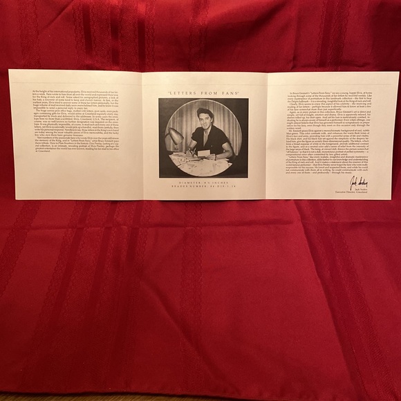 Elvis Presley: Looking at a Legend Delphi Collector Plate - 8 1/2” - Picture 4 of 7